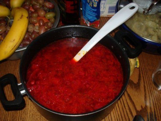 Ukrainian Borsch (beet root soup) – Traditional Version